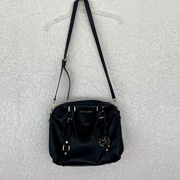 Michael Kors soft black leather shoulder bag - Picture 1 of 16